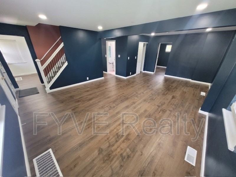 348 Bonnie Leslie Ave - Photo 2 of 41