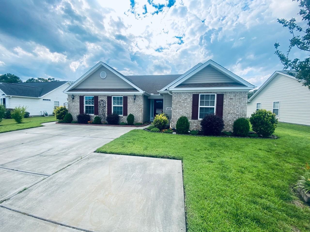 405 Barton Loop - Photo 2 of 34