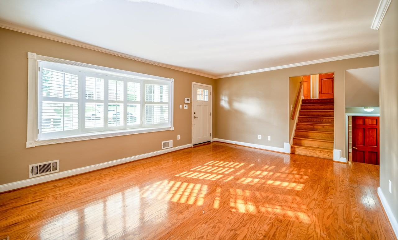 929 N Potomac St - Photo 2 of 30