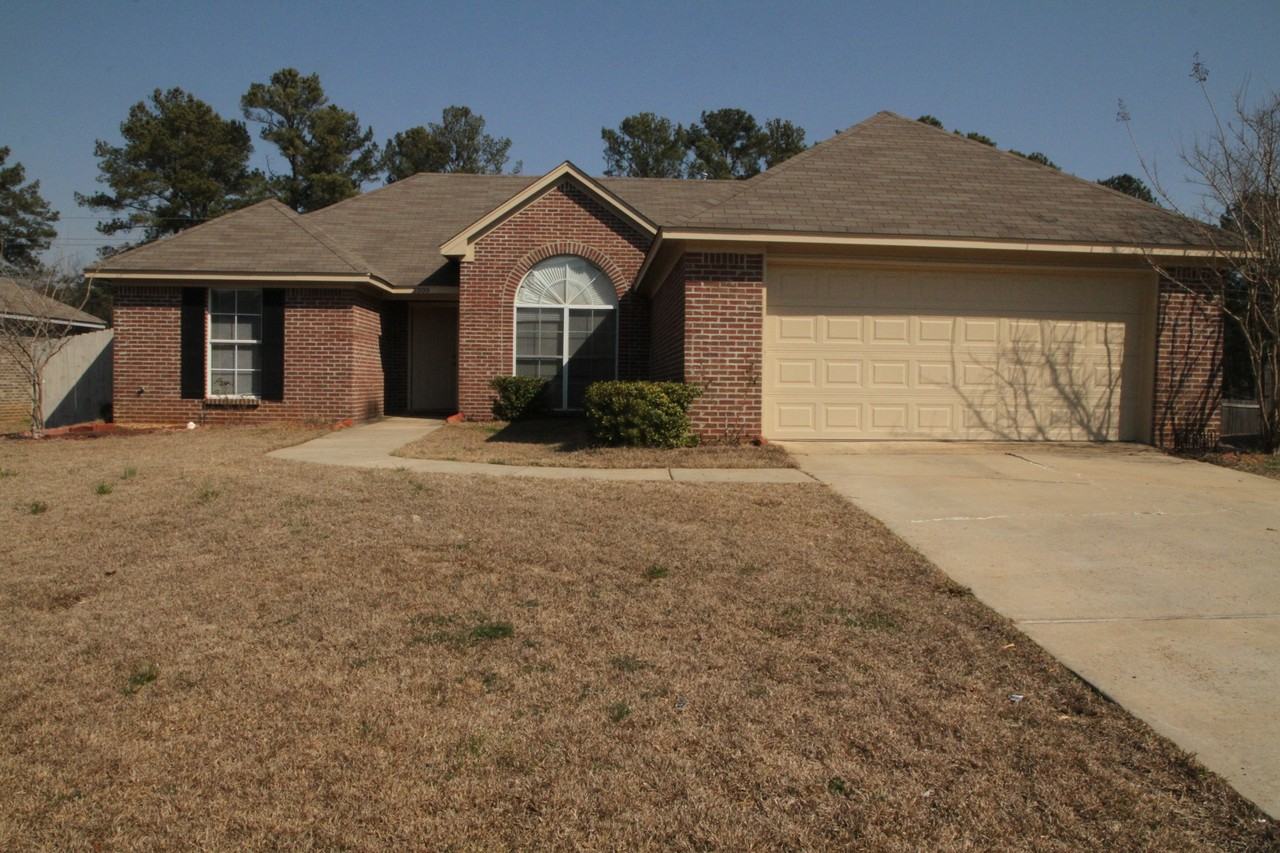 2000 Lincolnshire Blvd - Photo 2 of 16