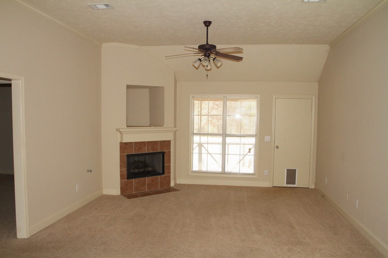 2000 Lincolnshire Blvd - Photo 3 of 16