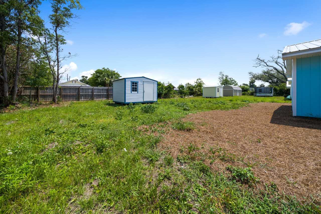 3109 E 2nd Plz - Photo 3 of 20