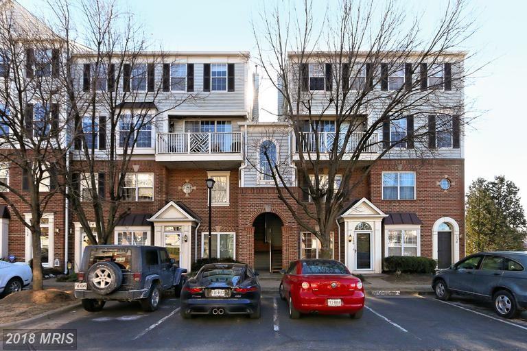 1734 Kingsgate Ct #304