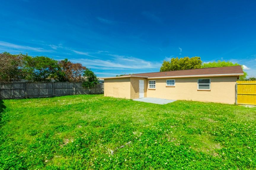 7302 Deerfield Dr - Photo 6 of 18