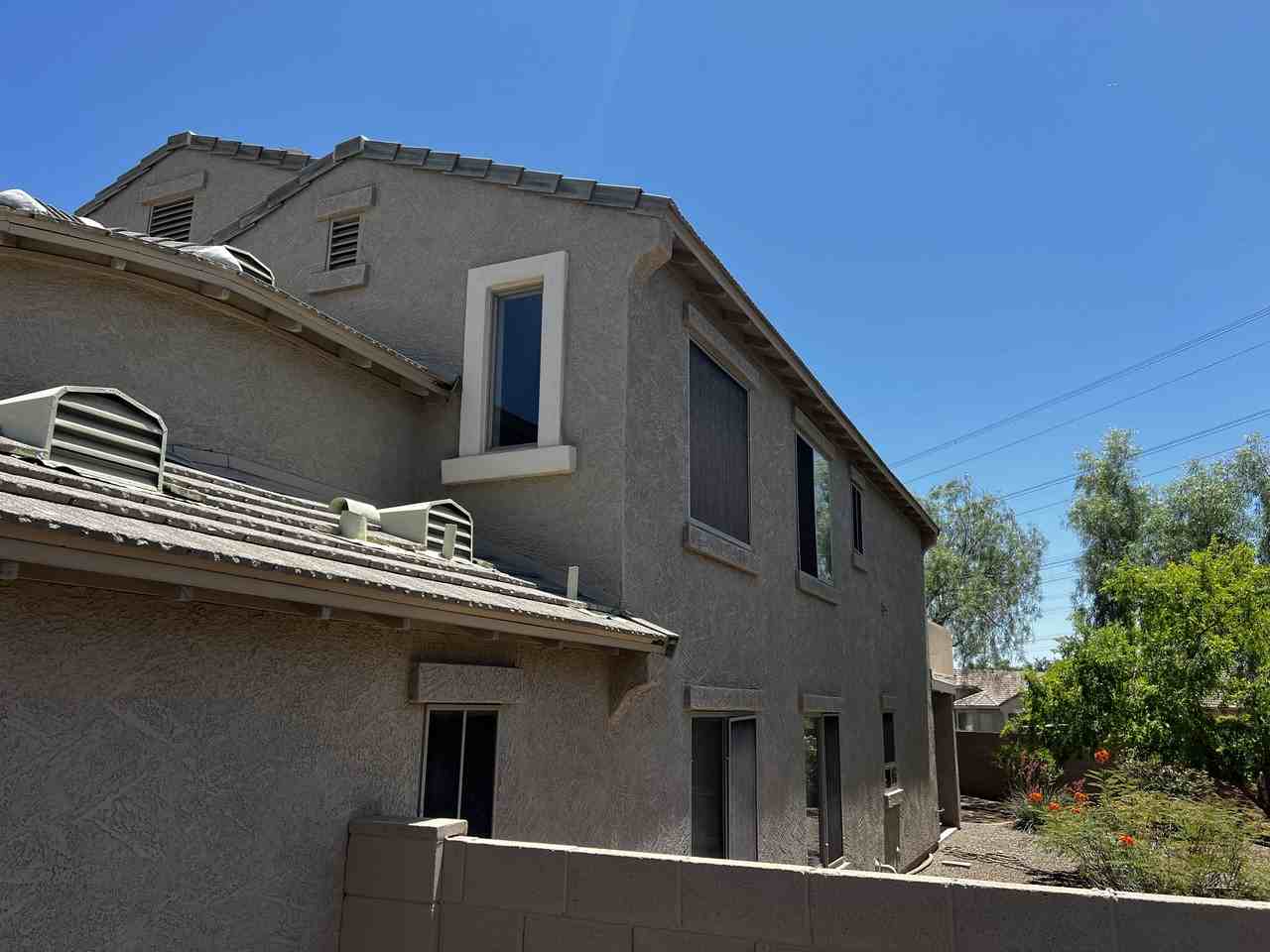 2859 E Shady Spring Trl - Photo 2 of 19