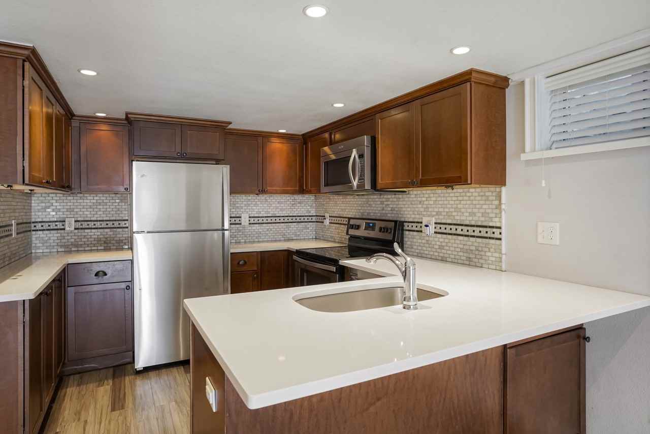 353 Fox St - Photo 3 of 8