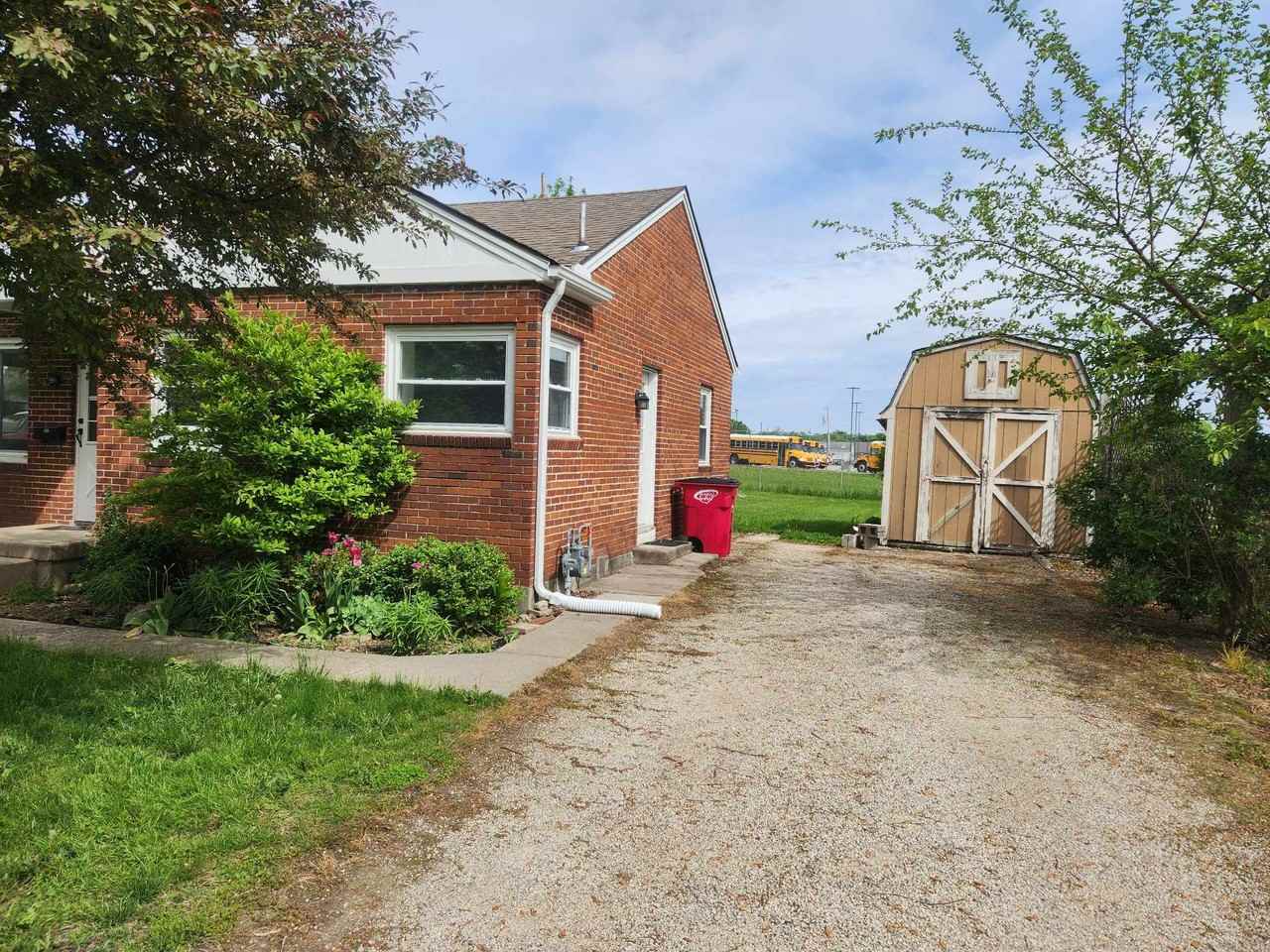 242 Locust Ln - Photo 3 of 20