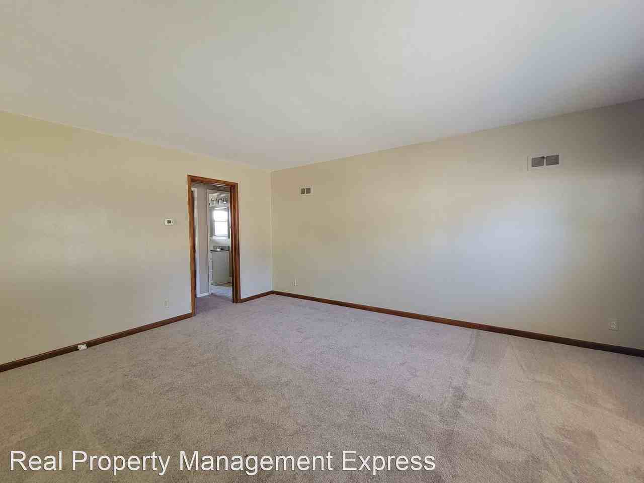 1411 S Willow Ave - Photo 3 of 18
