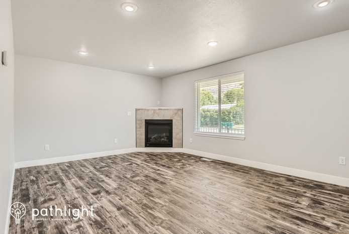 151 Jefferson Ave - Photo 3 of 22