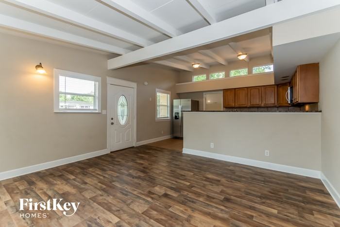 1803 Layton Rd - Photo 3 of 15