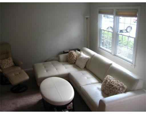 8 Oak Ridge Dr #1 - Photo 2 of 10