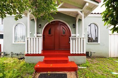 2321 S Catalina St - Photo 2 of 18