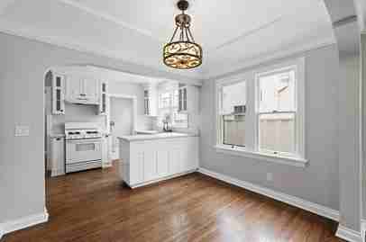 2321 S Catalina St - Photo 3 of 18