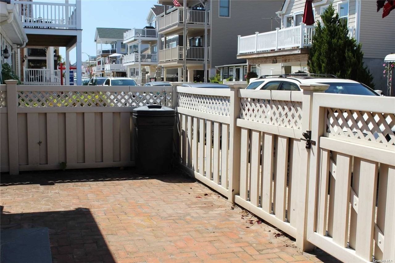 104 Wisconsin Street - Photo 3 of 10