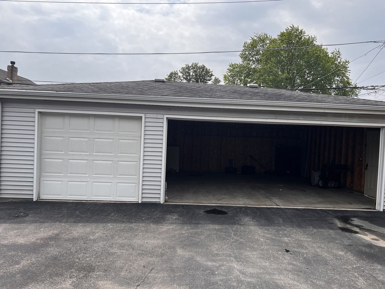 4256 Kolze Ave - Photo 2 of 4