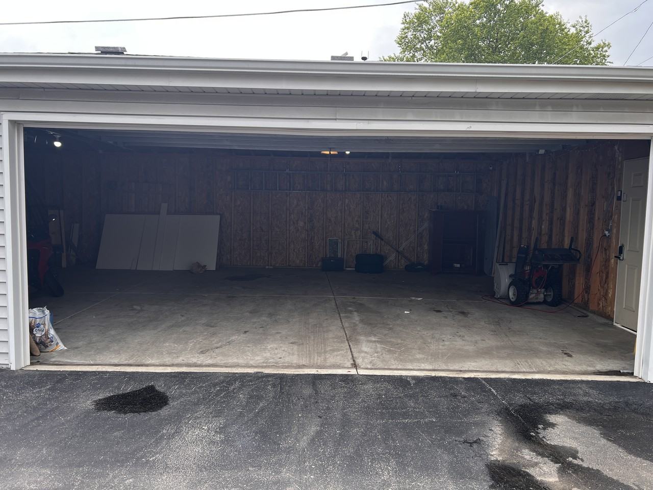 4256 Kolze Ave - Photo 3 of 4