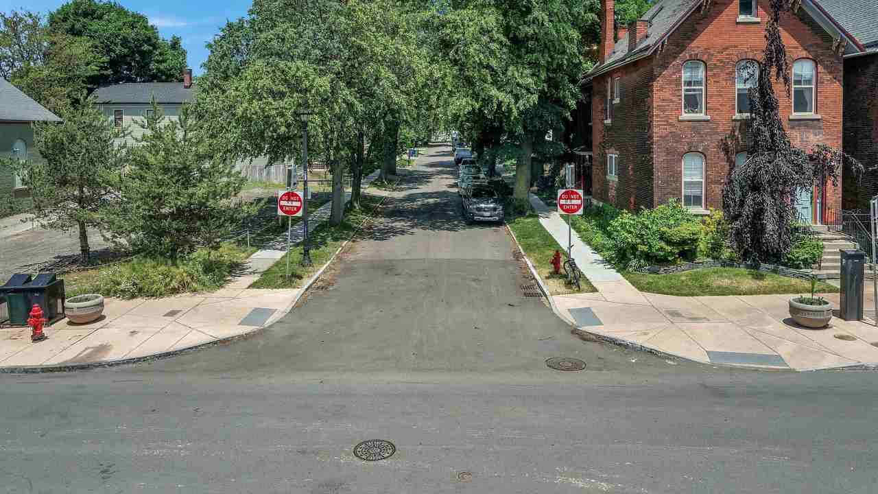 162 Allen St #4 - Photo 2 of 11