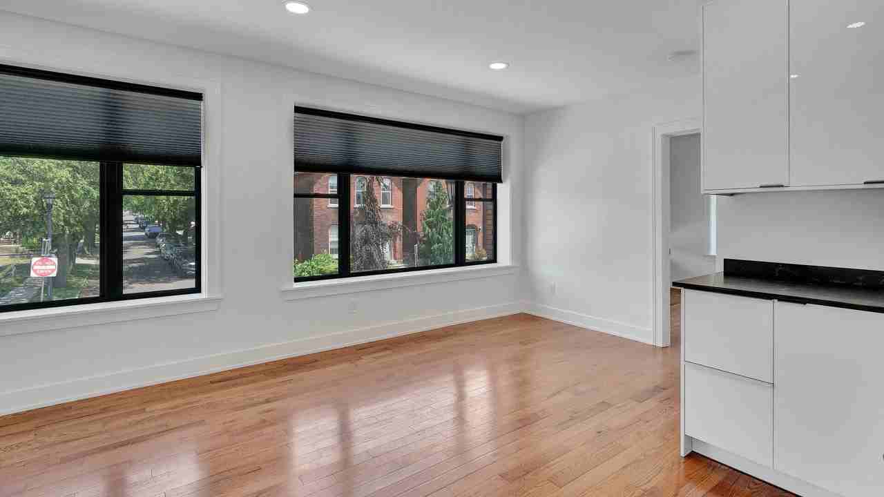 162 Allen St #4 - Photo 3 of 11