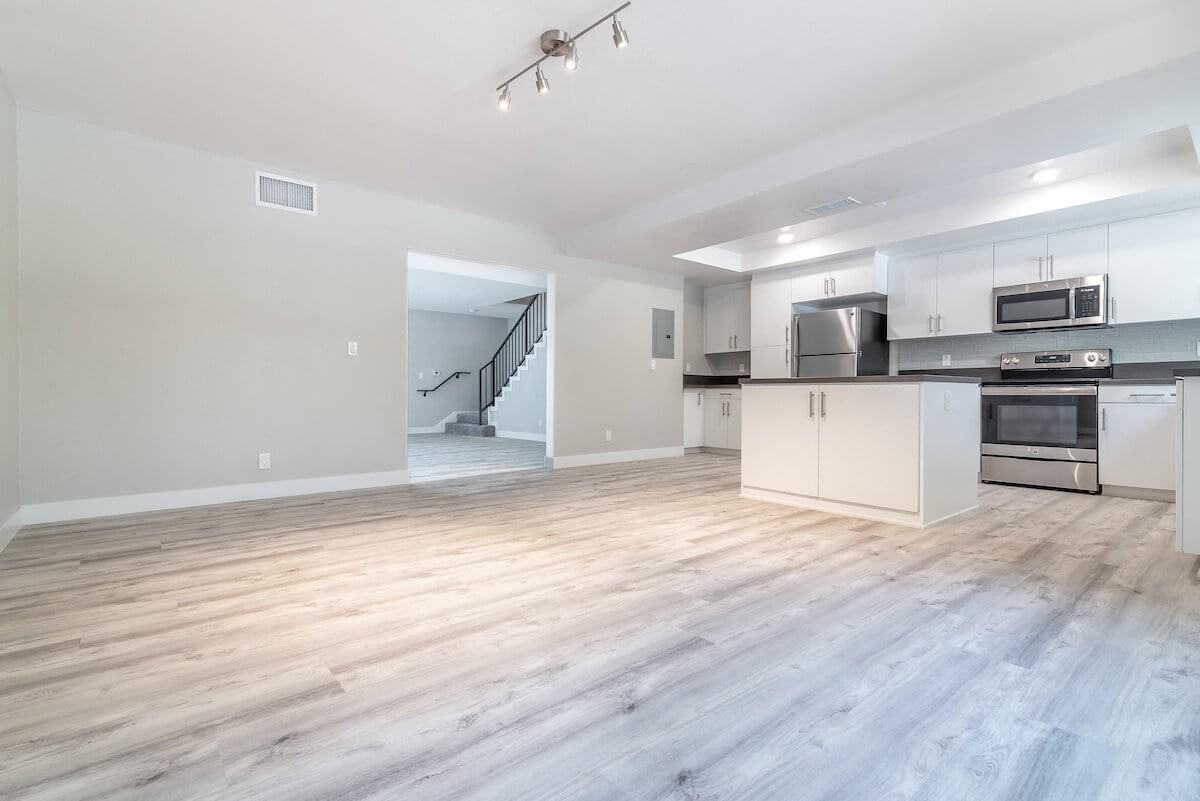 Bixby Hill Apartments - Photo 3 of 40