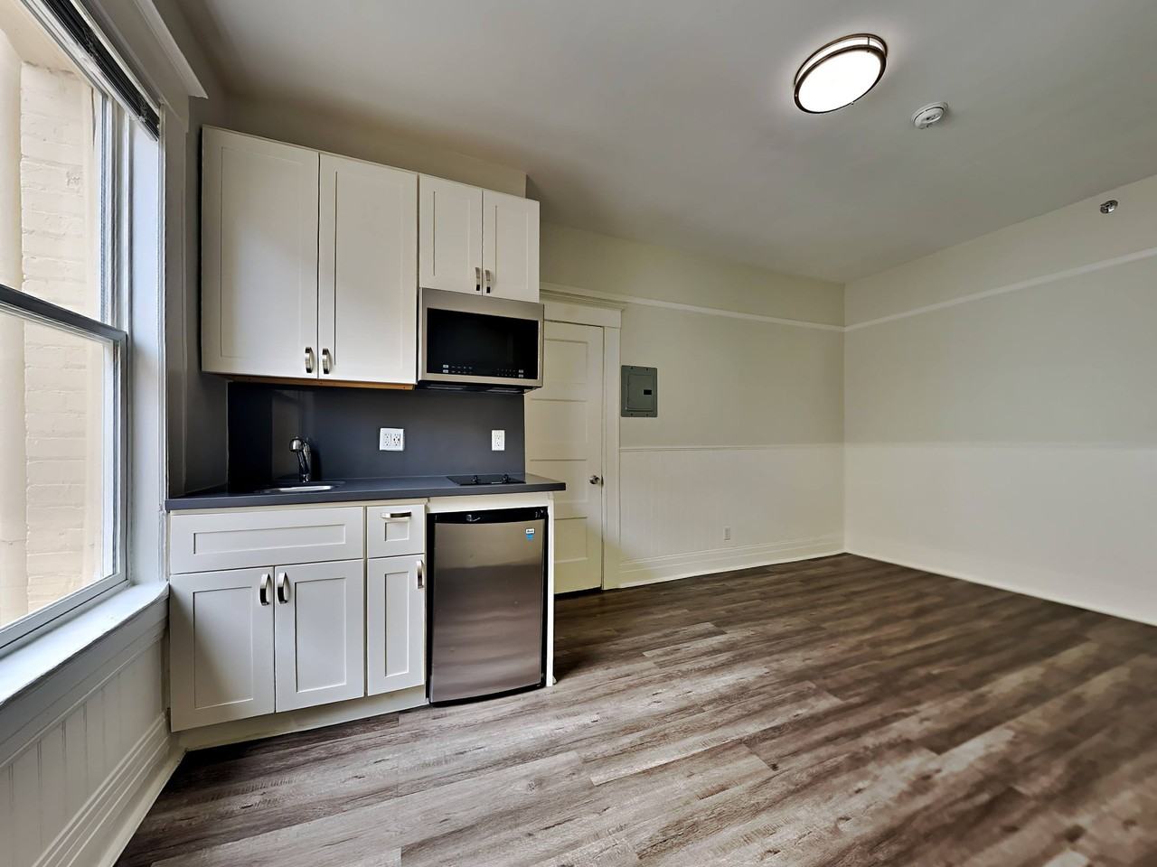 1008 Larkin St. - Photo 6 of 11