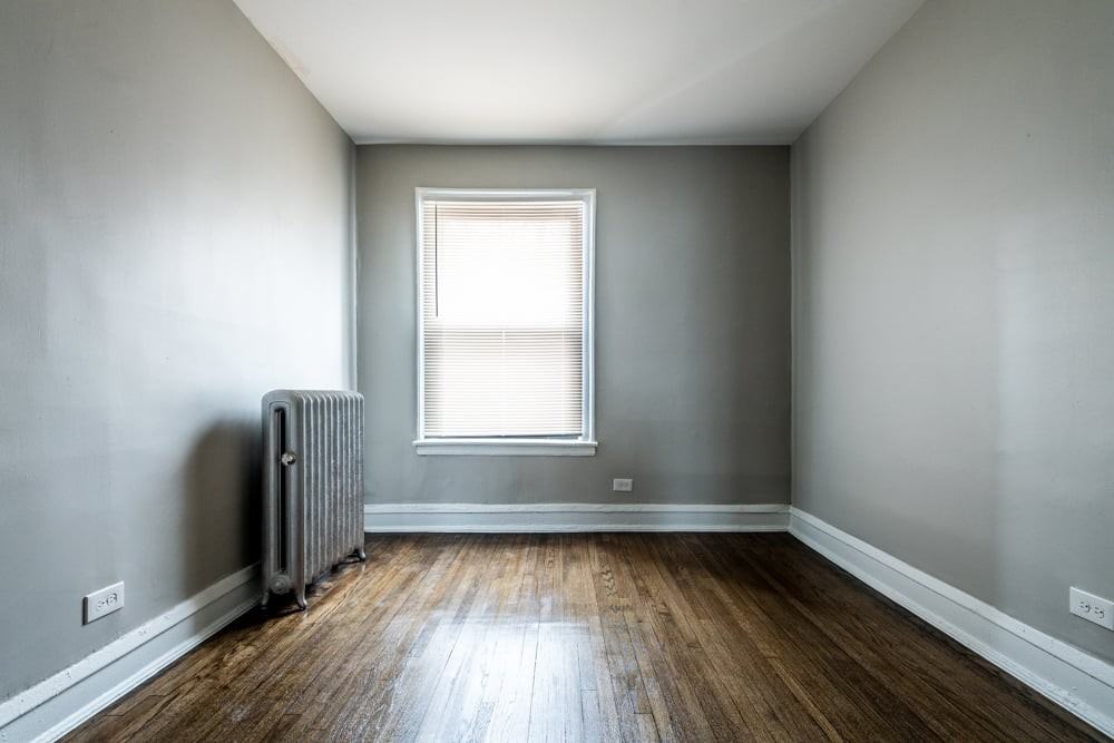 6904 S Cregier Ave - Photo 2 of 10