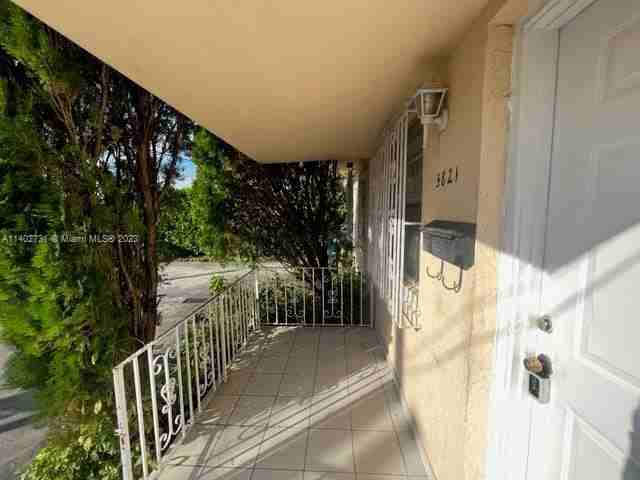 3821 Sw 89th Ct #3821 - Photo 3 of 8
