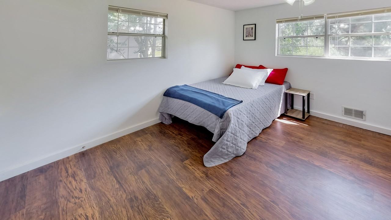 Canterbury Dr - Photo 7 of 8