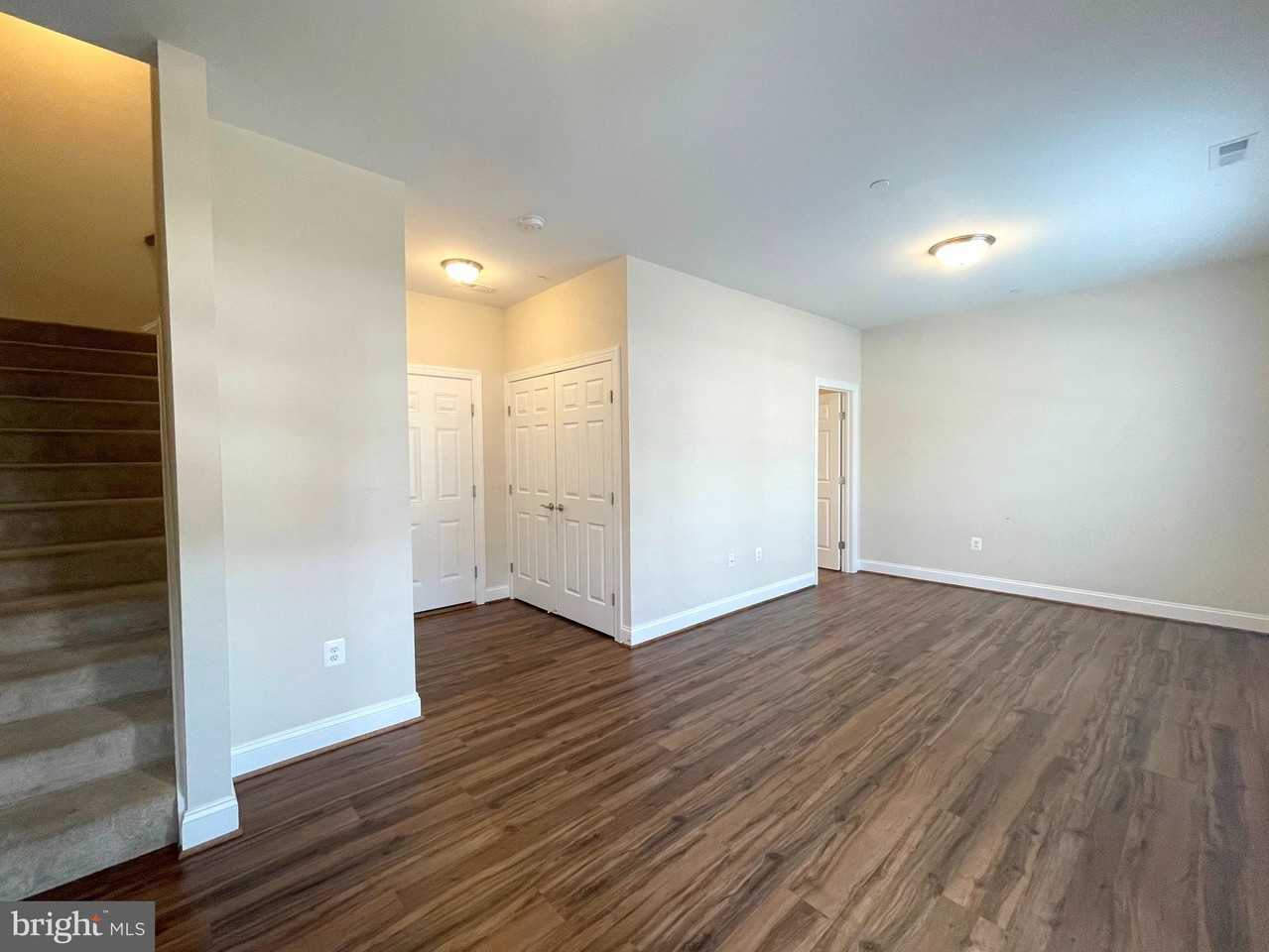 1015 Rye Dr - Photo 3 of 28