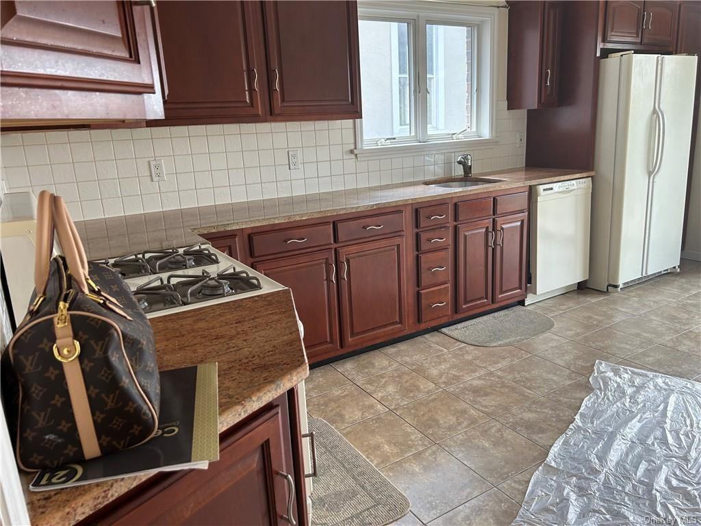 115 Seminary Ave - Photo 2 of 19