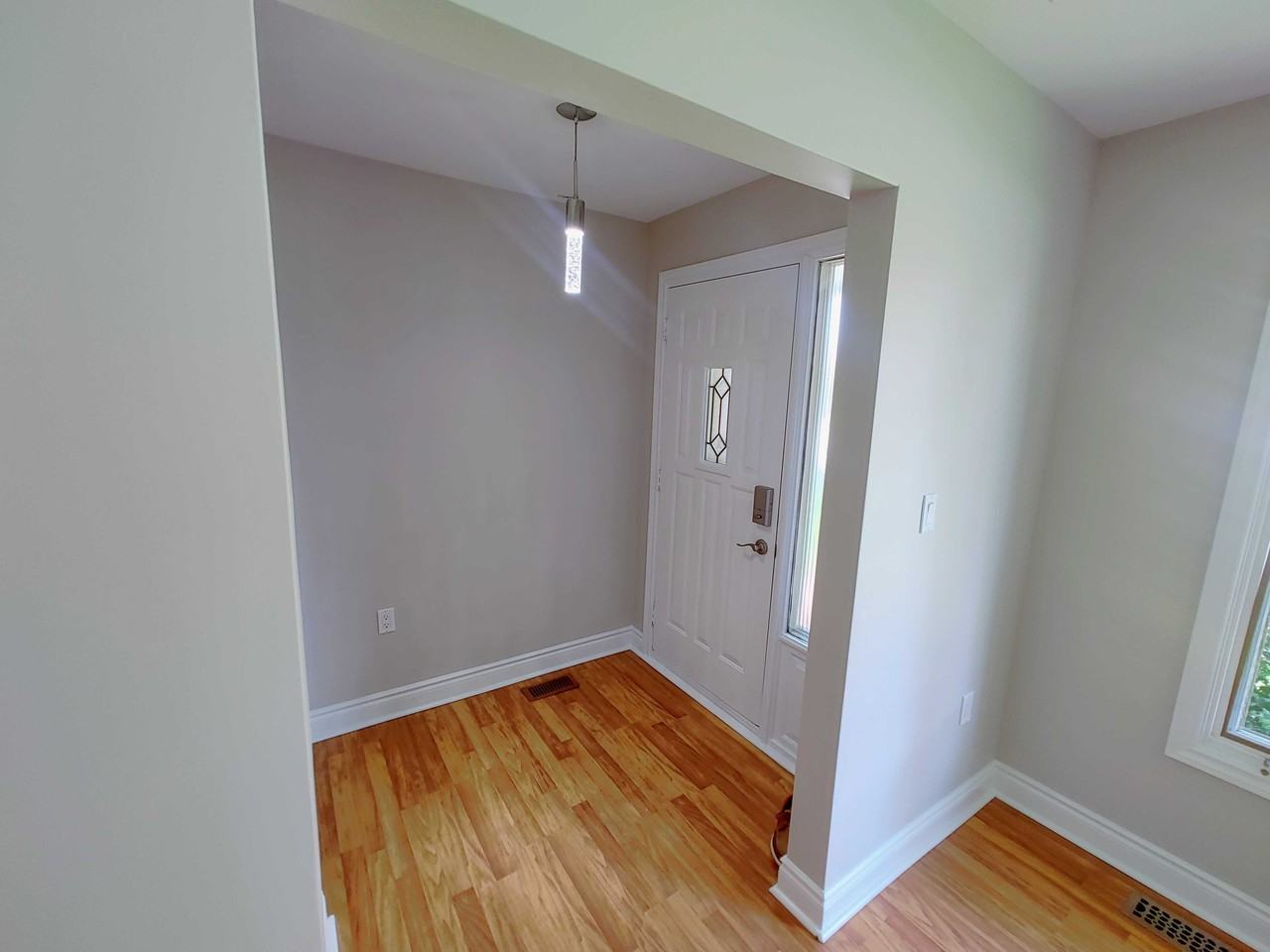 523 Roosevelt Drive - Photo 3 of 40