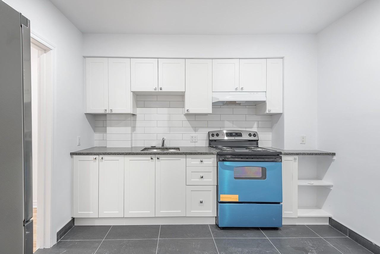 6775 Cote Saint Luc Road Apartments 6775 Ch De La CôteSaintLuc, Côte SaintLuc, QC H4V 1H4