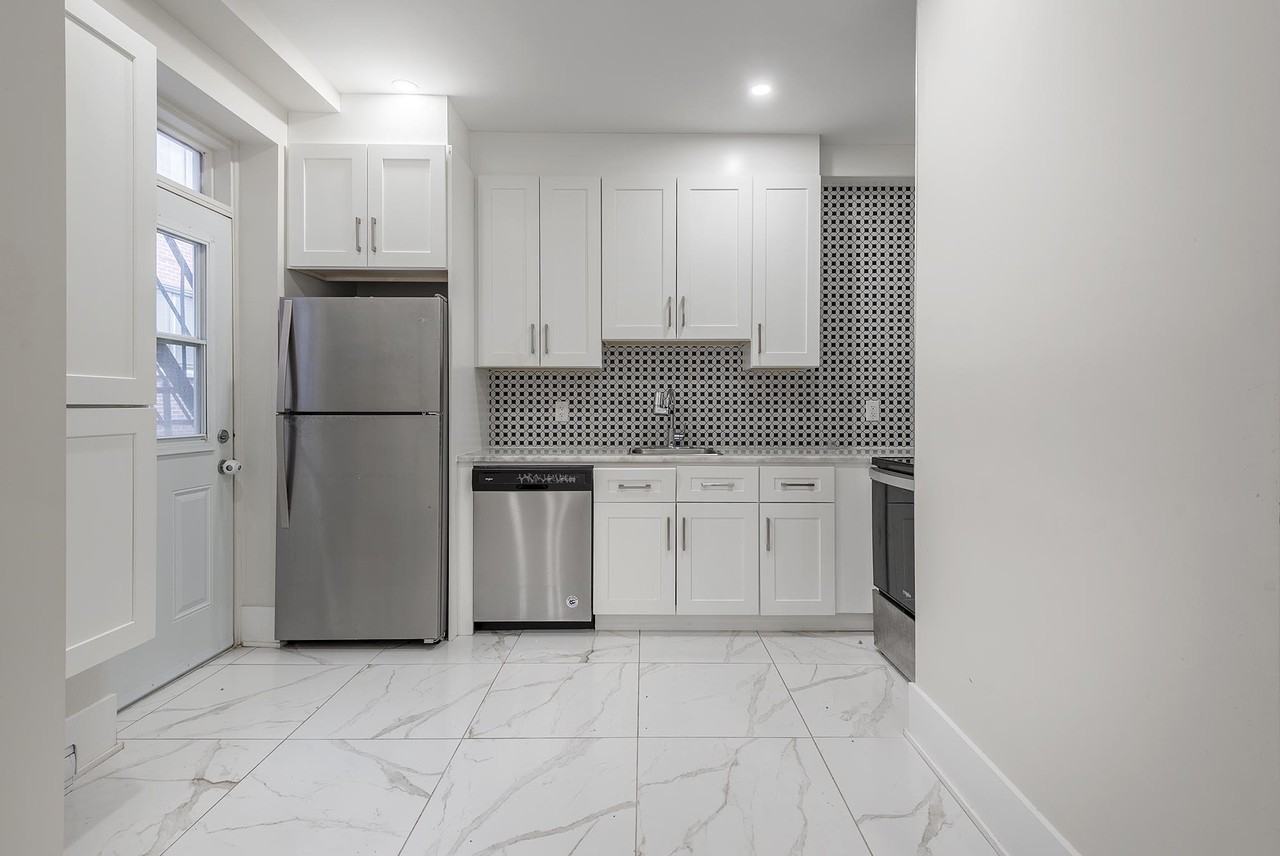 4586 Decarie Apartments 4586 Boul Décarie, Montréal, QC H3X 2H5 Zumper