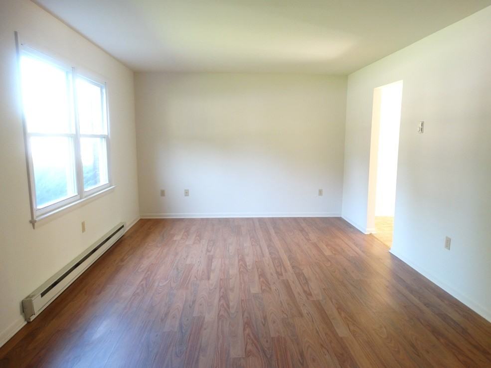 313 Fulton St - Photo 3 of 14