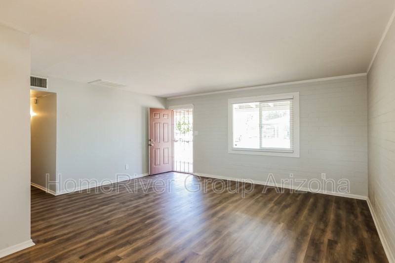 3307 W San Miguel Ave - Photo 2 of 17