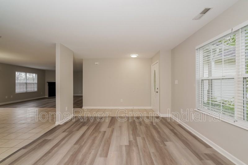 909 Nicole Way - Photo 2 of 18