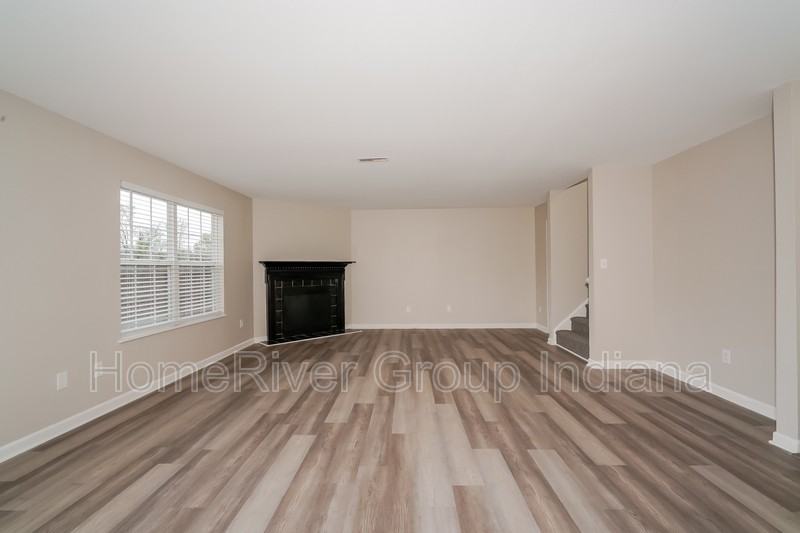 909 Nicole Way - Photo 3 of 18