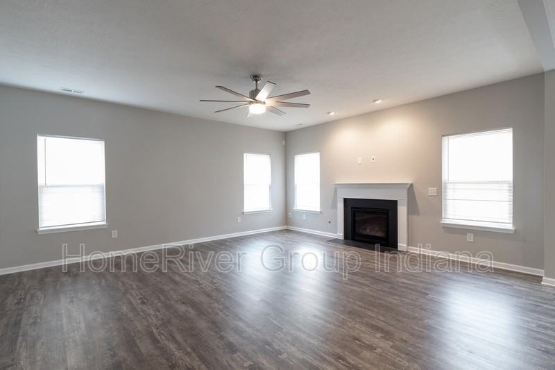 3296 S Ansley Dr - Photo 3 of 31