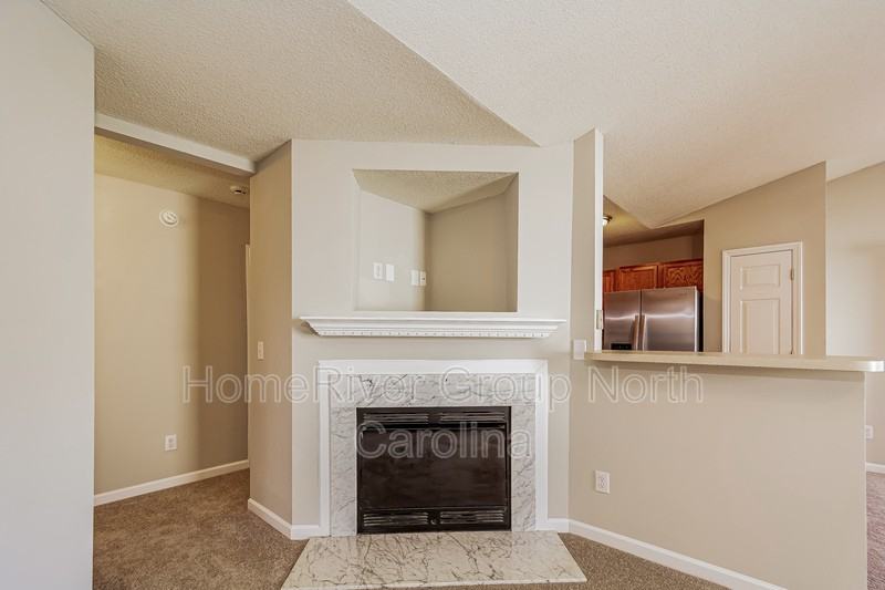 505 Lodestone Dr - Photo 3 of 18