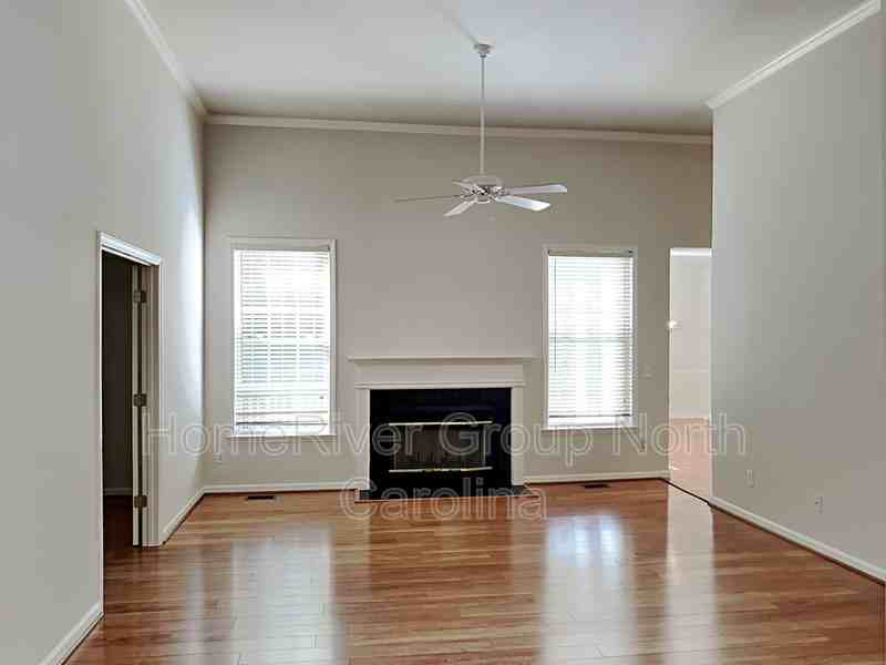 7 Silver Oak Ct - Photo 2 of 29