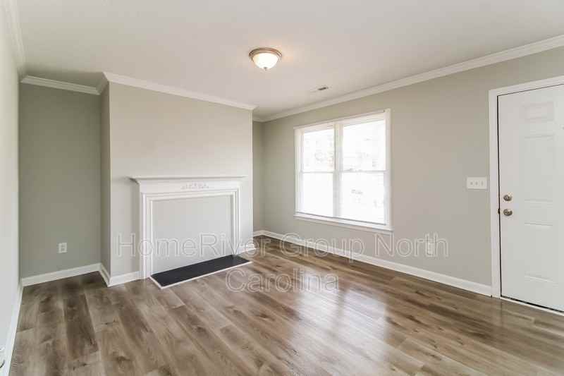 894 Shalimar Dr - Photo 3 of 18