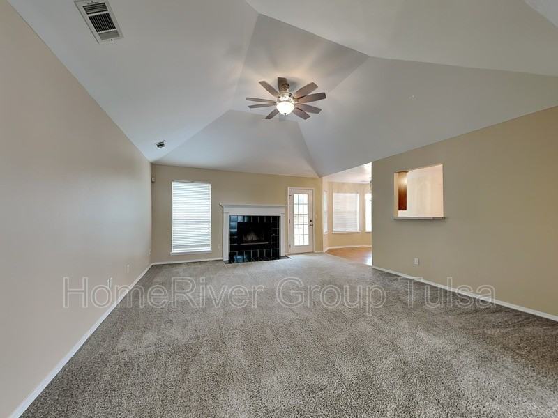 10908 E 117th St N - Photo 2 of 20