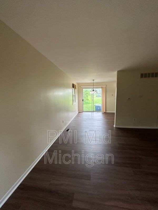 406 Union St - Photo 3 of 15