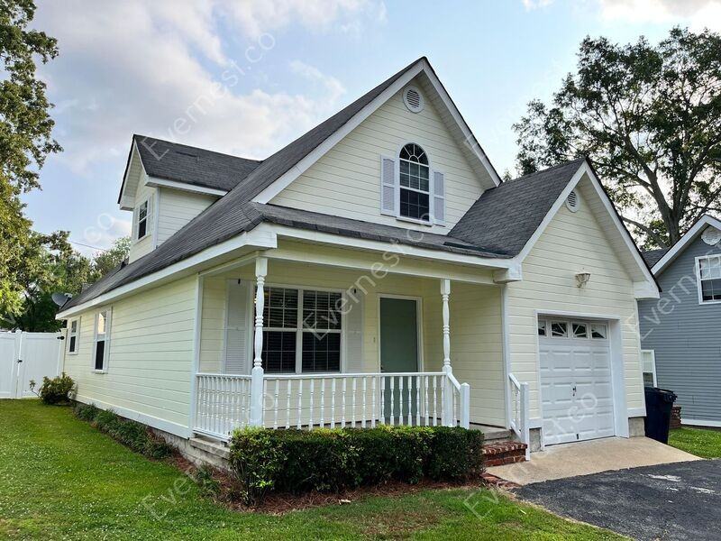 903 Gordon St - Photo 2 of 23