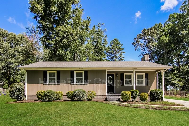 311 Willow St - Photo 2 of 18