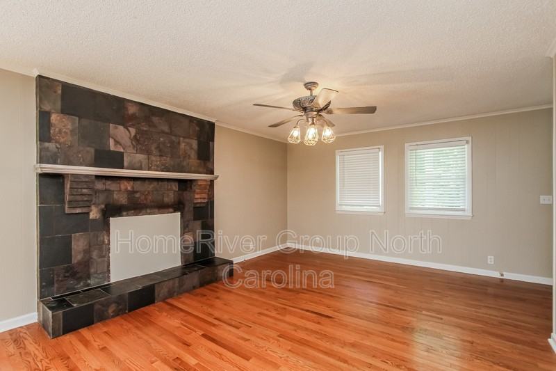 311 Willow St - Photo 3 of 18