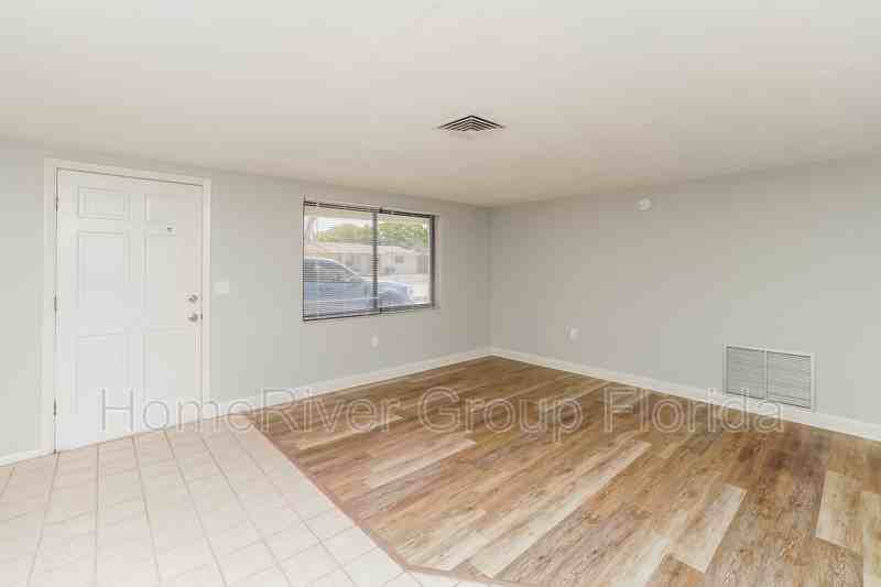 2927 Raven Dr - Photo 2 of 17