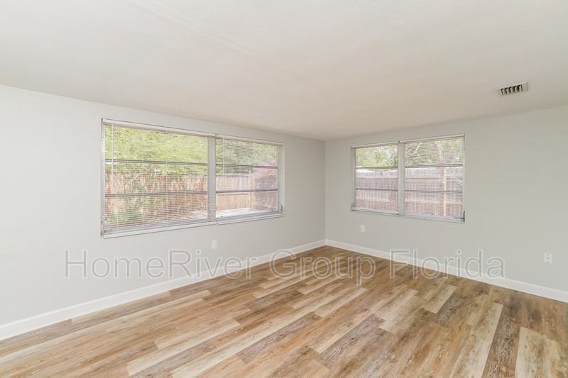 2927 Raven Dr - Photo 3 of 17