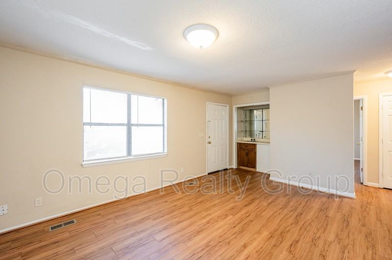 1303 5th Ave S #C - Photo 6 of 24