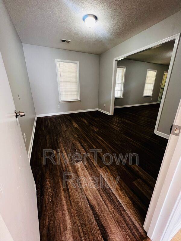 3058 Bluefield St - Photo 3 of 22