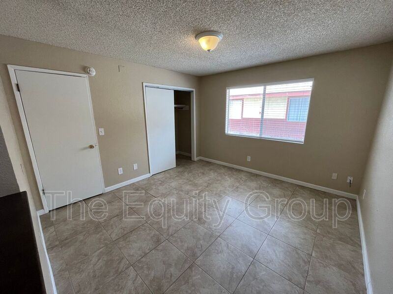 826 N Williford Dr - Photo 7 of 15